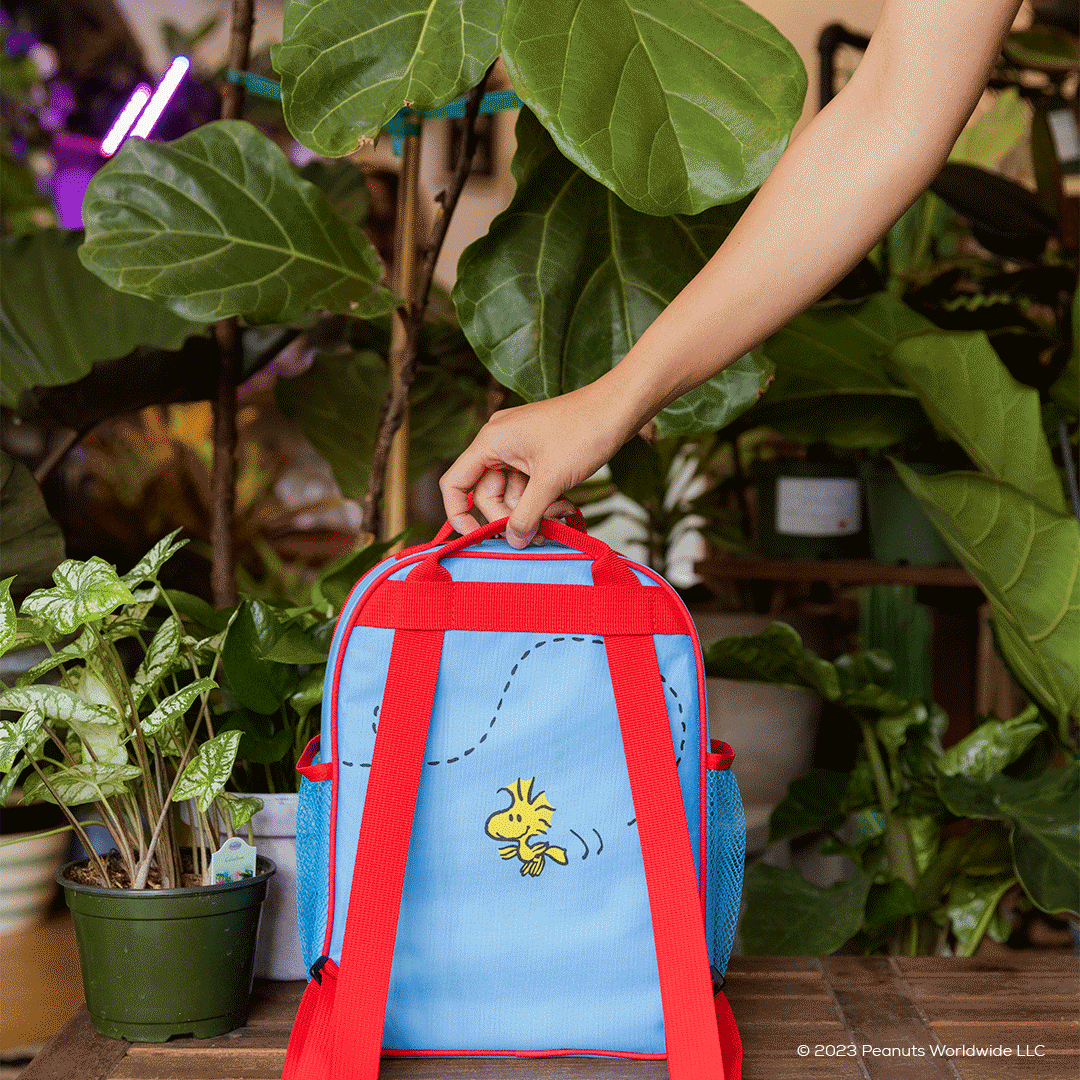 snoopy-mini-convertible-backpack-cooler-m0 Peanuts_Part_2_NATIVE_PDP_Backpack.gif