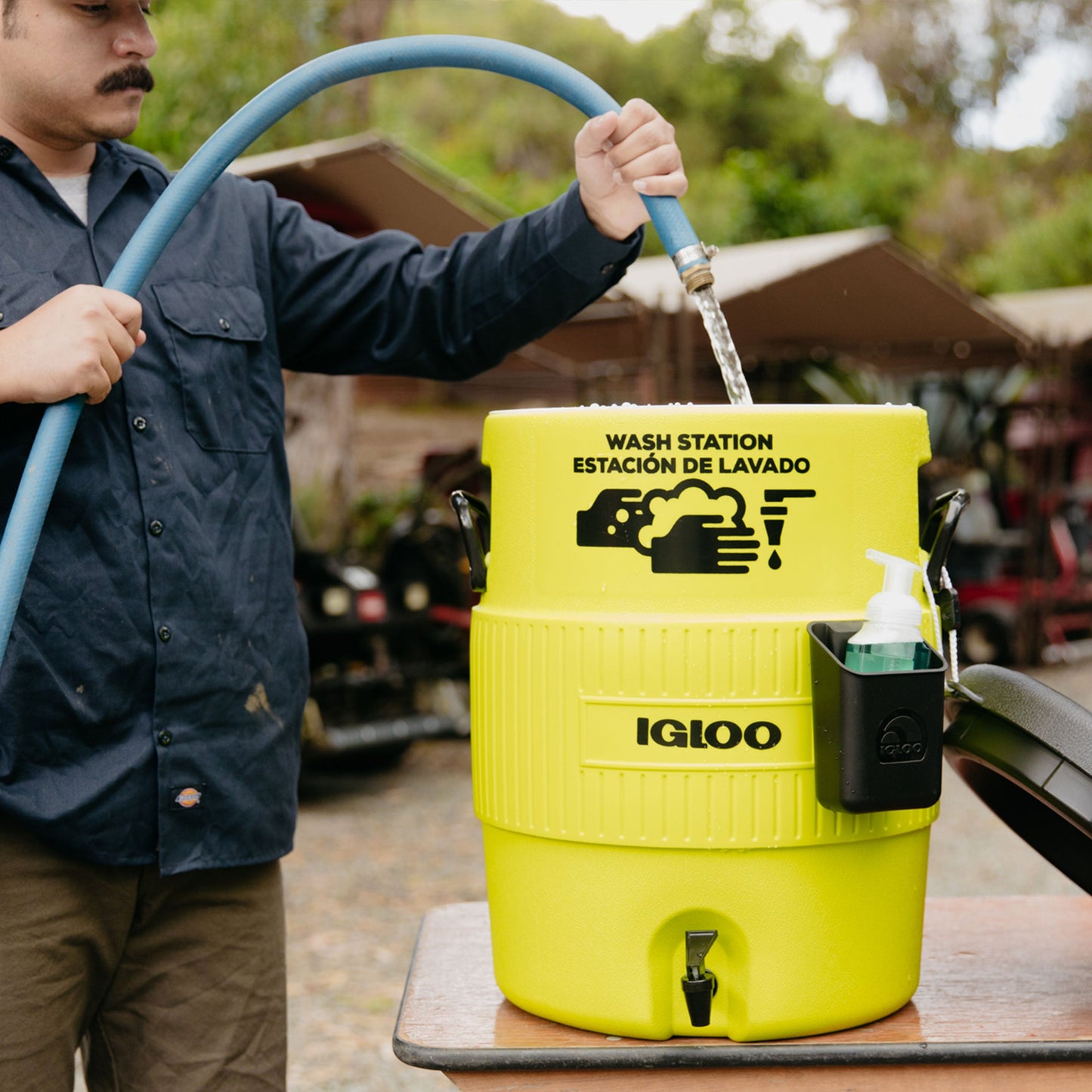 5-gallon-handwash-station-i5 00042260_lifestyle1.jpg