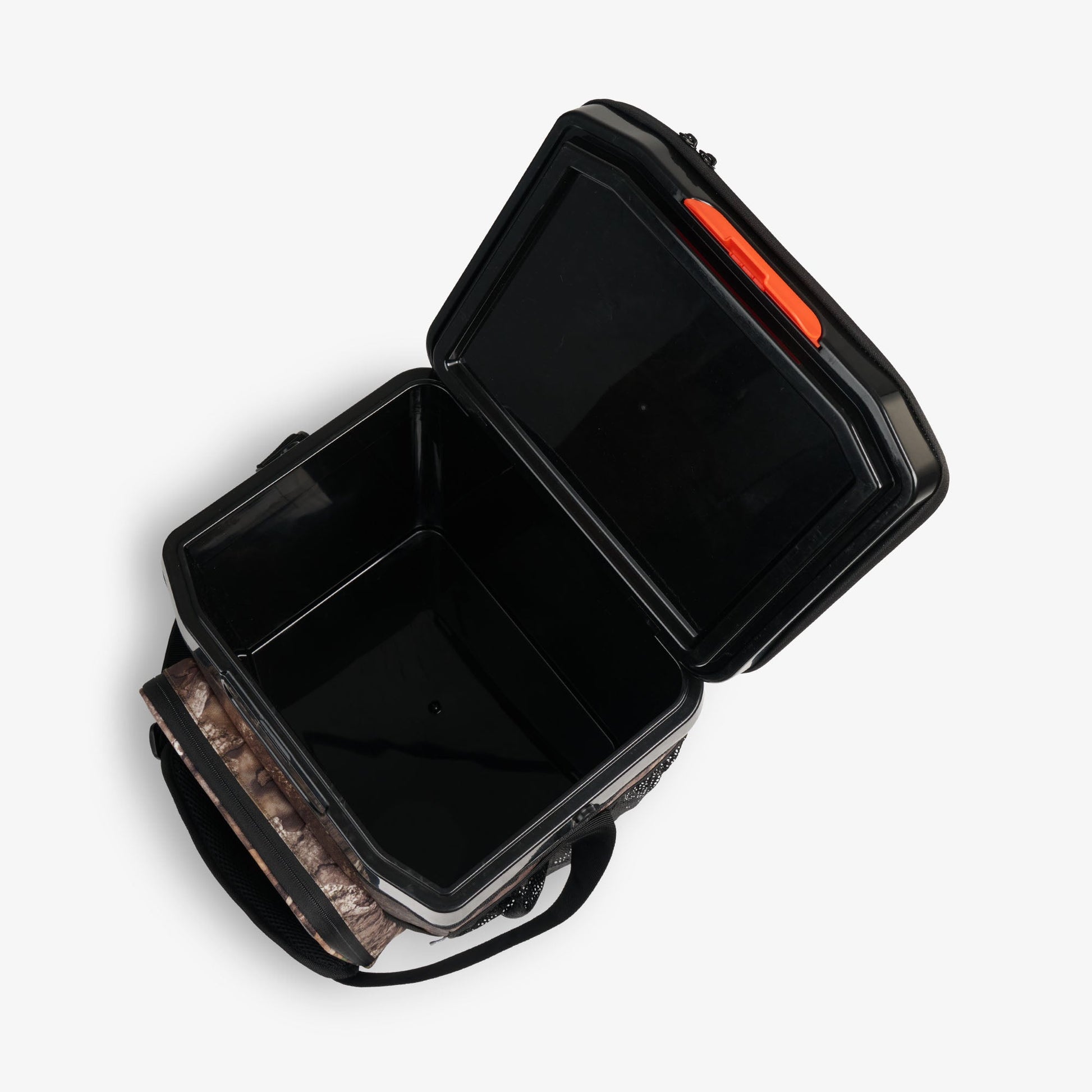 realtree-apx-cool-fusion-26-can-cooler-bag-e1 00066779-O2.jpg