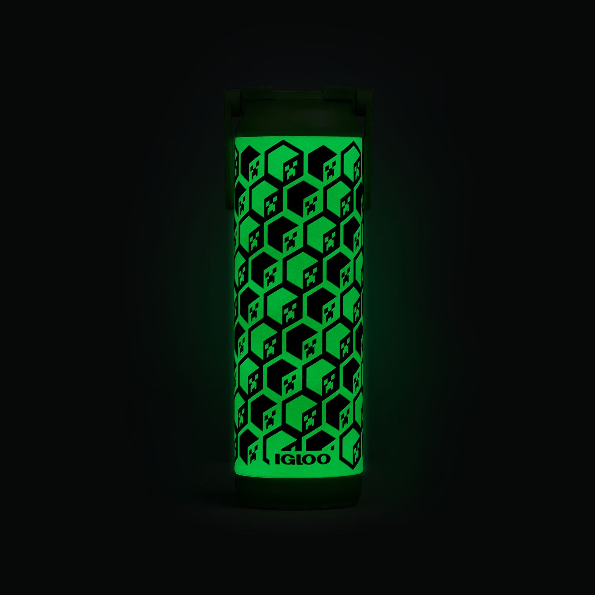 minecraft-creeper-glow-in-the-dark-20-oz-bottle-w6 00071605-GLF.jpg